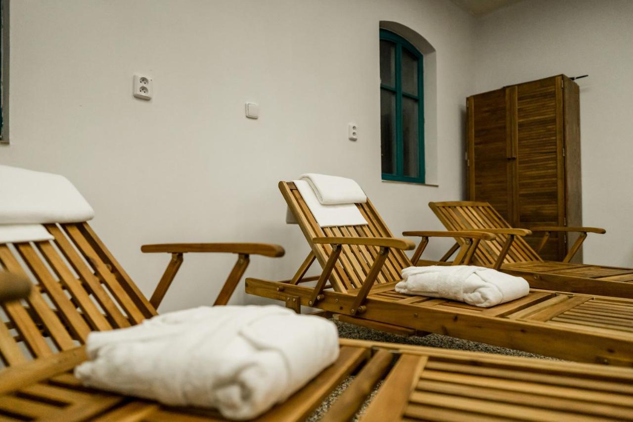 Na Kopecku Ad 1795 - Penzion S Restauraci A Wellness V Podkrkonosi Dvur Kralove nad Labem Ngoại thất bức ảnh