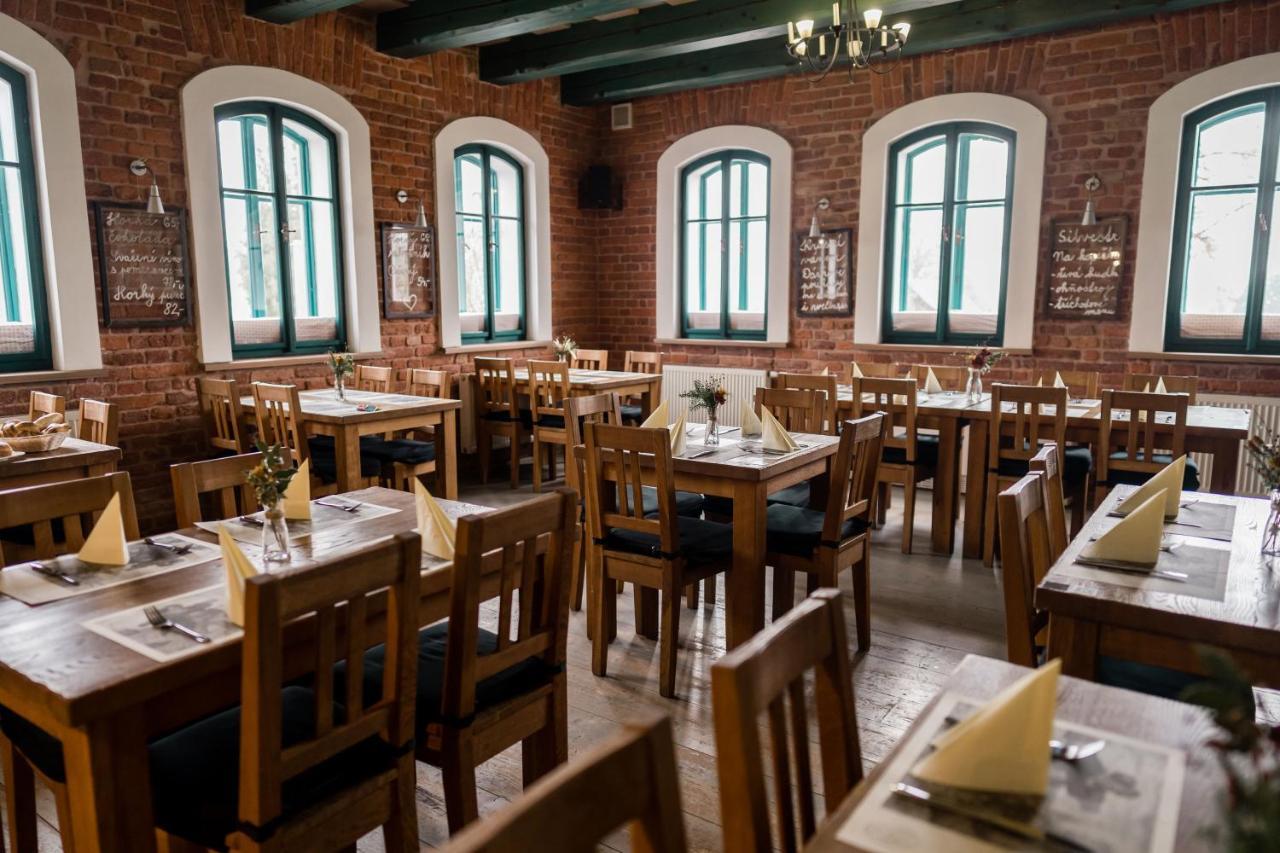 Na Kopecku Ad 1795 - Penzion S Restauraci A Wellness V Podkrkonosi Dvur Kralove nad Labem Ngoại thất bức ảnh